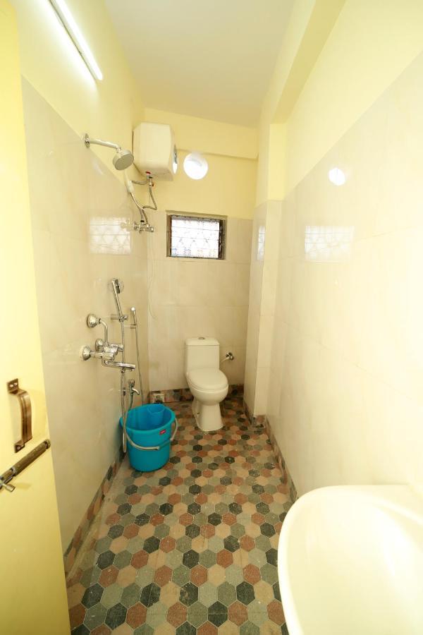 Rishika Guest House And Banquet Kolkata Exterior photo
